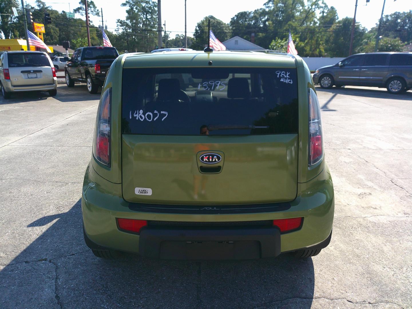 2010 SILVER KIA SOUL BASE; SPORT; + (KNDJT2A25A7) , located at 1200 Cassat Avenue, Jacksonville, FL, 32205, (904) 695-1885, 30.302404, -81.731033 - Photo#5